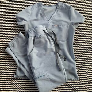 Figs scrubs set